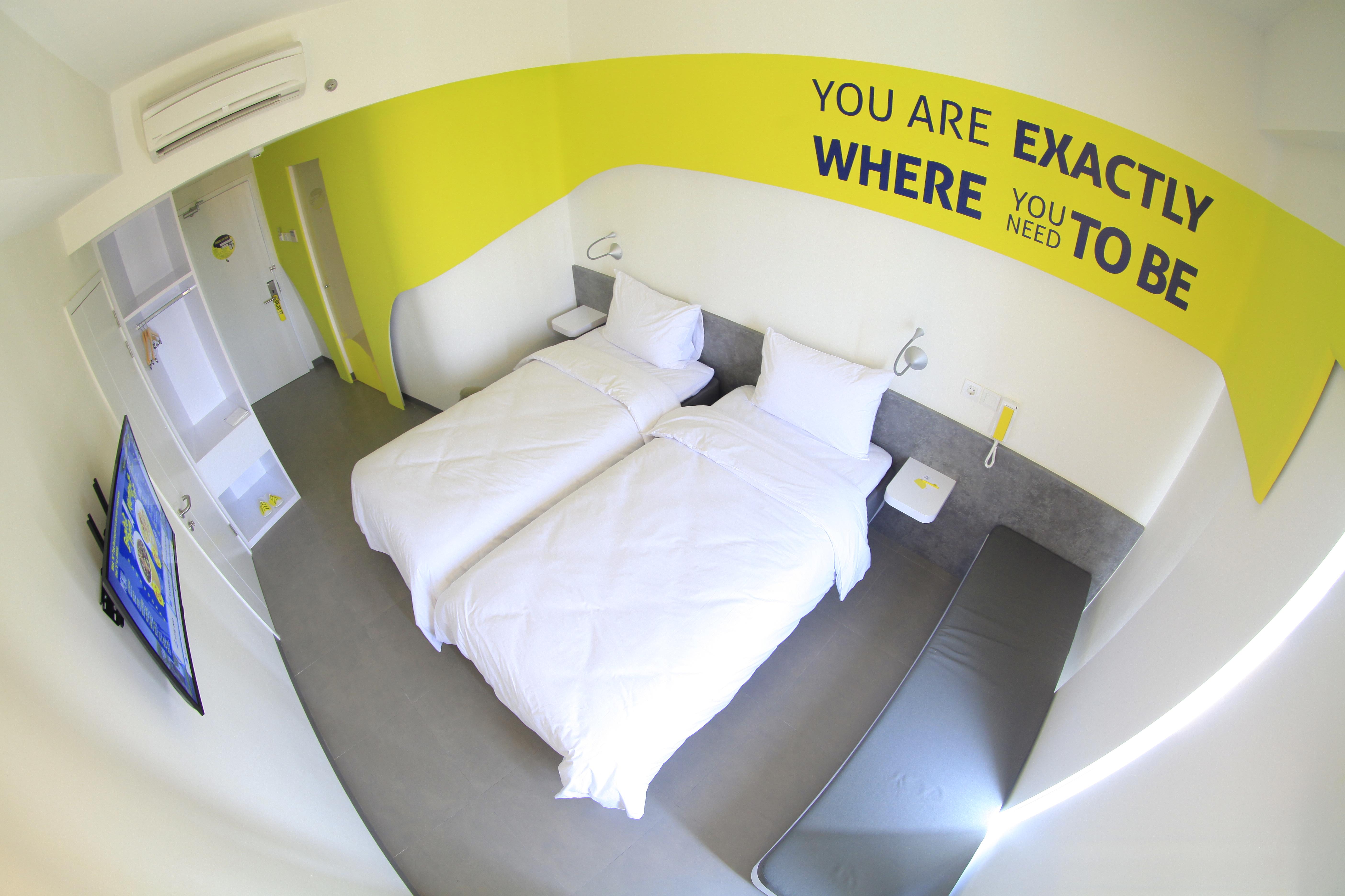 Yello Hotel Jemursari Surabaya Dış mekan fotoğraf