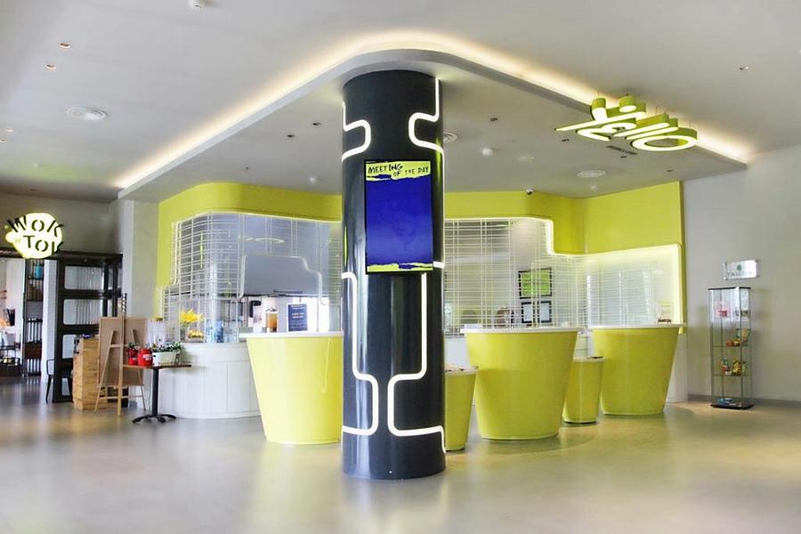 Yello Hotel Jemursari Surabaya Dış mekan fotoğraf