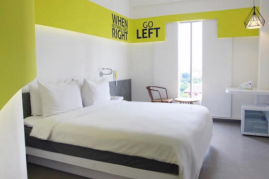 Yello Hotel Jemursari Surabaya Dış mekan fotoğraf