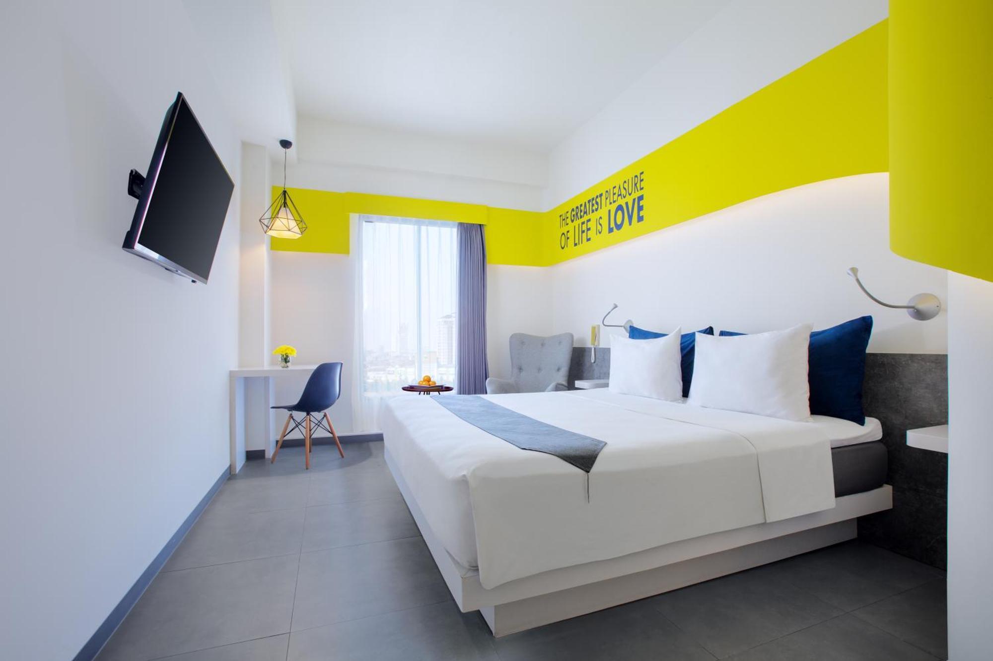 Yello Hotel Jemursari Surabaya Dış mekan fotoğraf