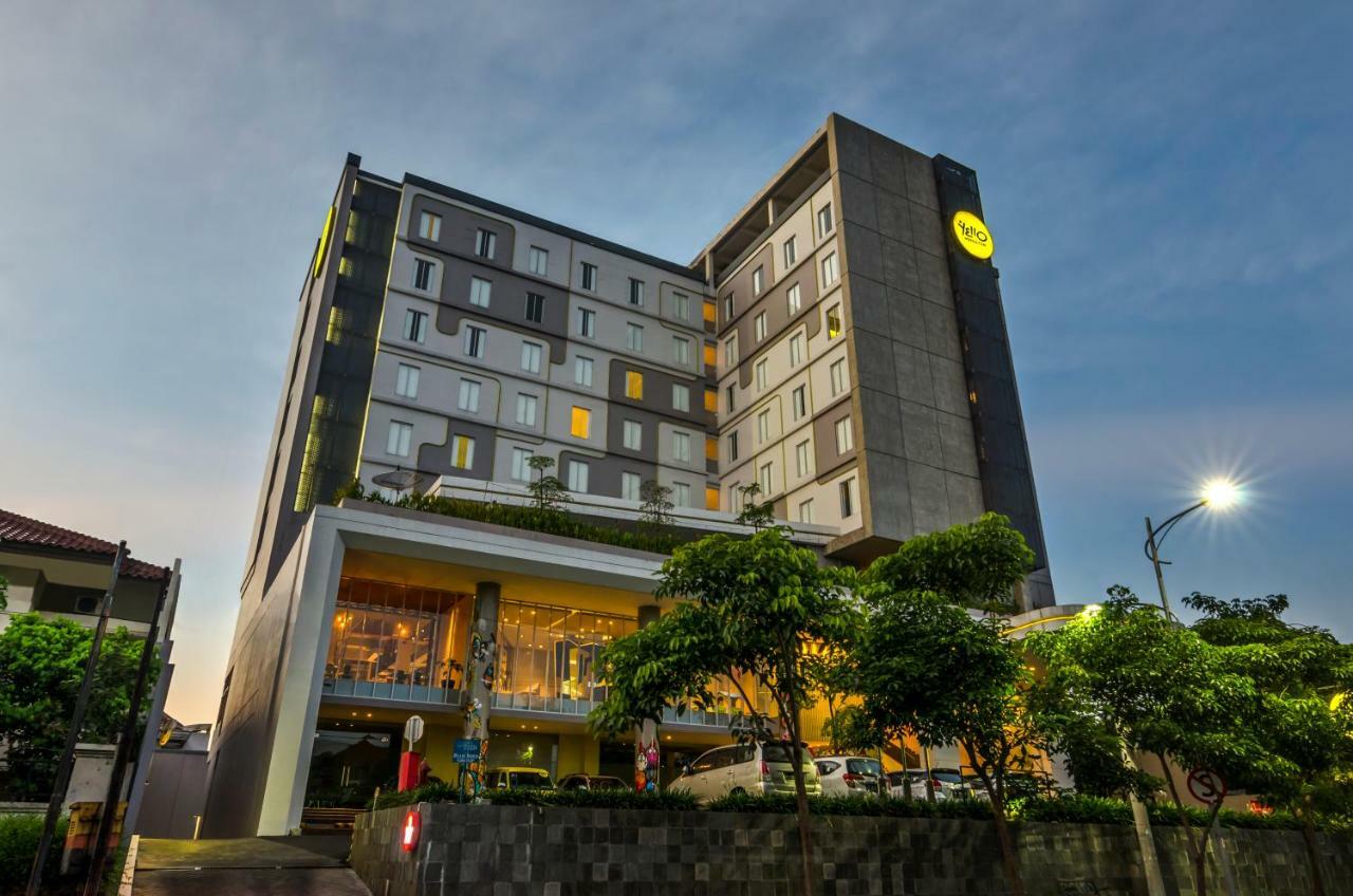 Yello Hotel Jemursari Surabaya Dış mekan fotoğraf